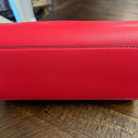 Kate Spade Red Leather Madison Saffiano Duffle crossbody - Picture 2 of 7